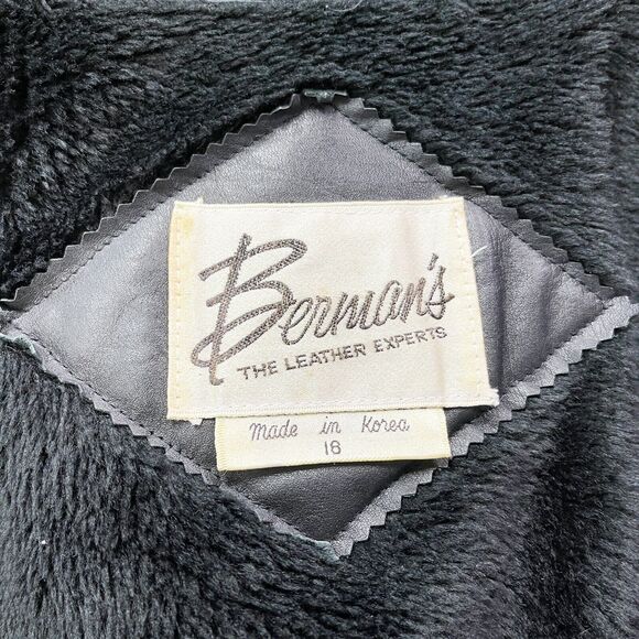 Elegant Black Leather Belted Jacket - Picture 10 of 12